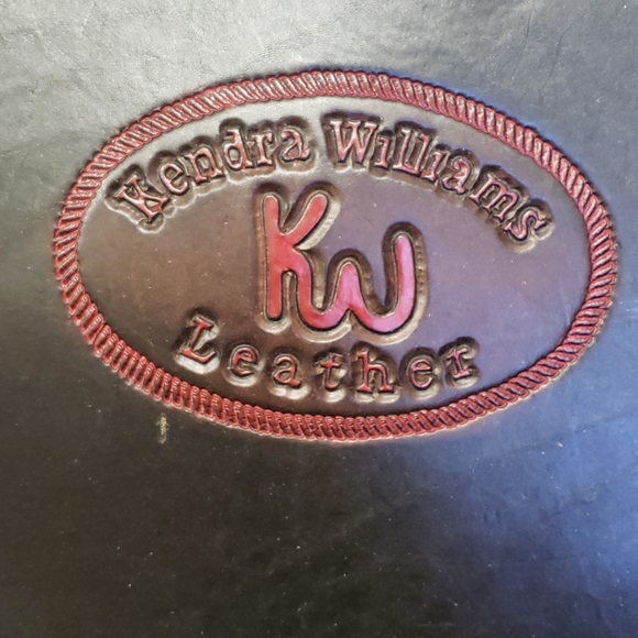 Kendra Williams Leather Overnight Bag - Picture 3 of 3